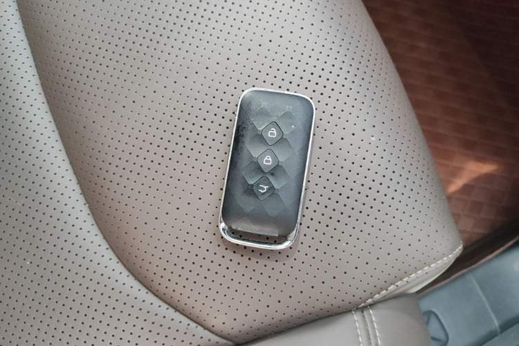 Used Wuling 730 2025 Model 1.5T CVT Elite Edition Vehicle Key