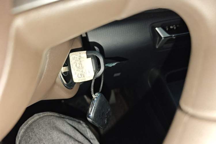 Used Wuling 730 2025 Model 1.5T 6MT Comfort Edition Vehicle Key