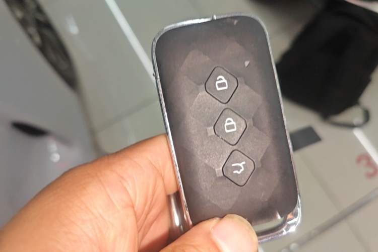 Used Wuling 730 2025 Model 1.5T CVT Elite Edition Vehicle Key