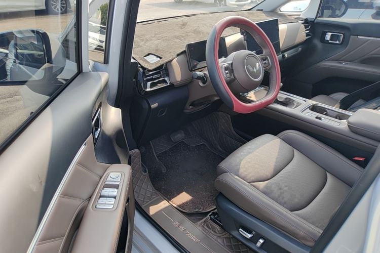 Used Wuling 730 2025 Model 1.5T CVT Elite Edition Driver Seat