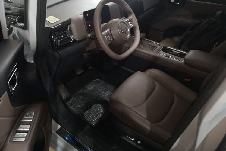 Used Wuling 730 2025 Model 1.5T CVT Elite Edition Driver Seat