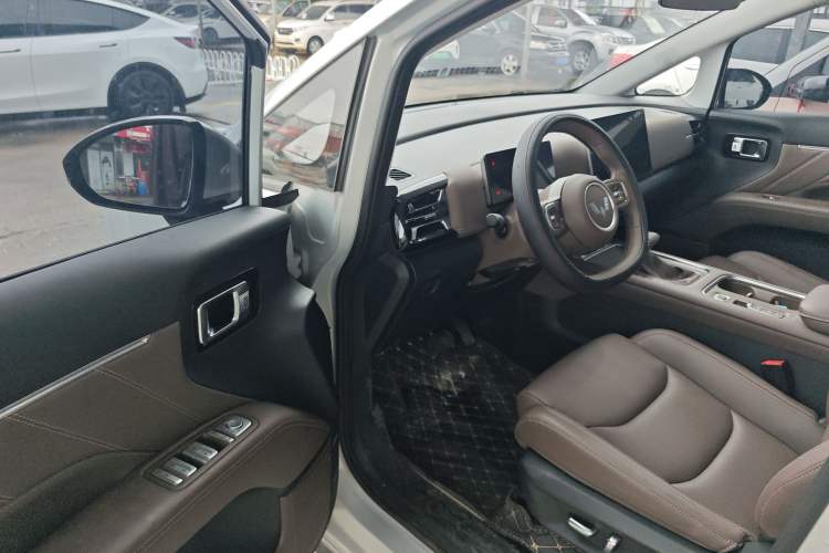 Used Wuling 730 2025 Model 1.5T CVT Elite Edition Driver Seat