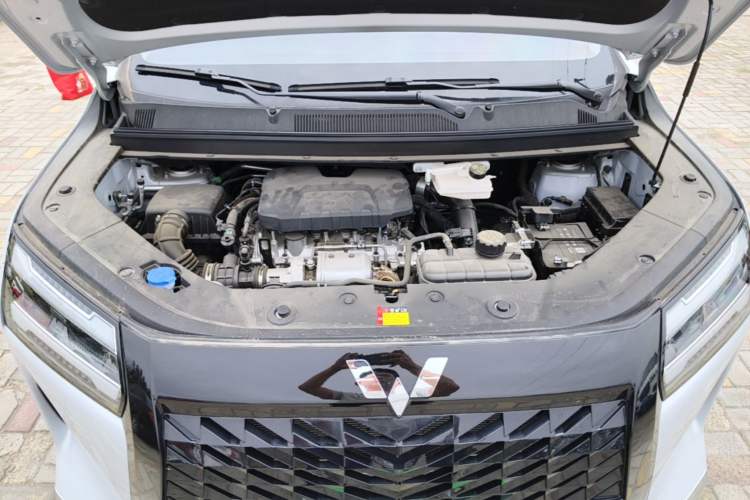 Used Wuling 730 2025 Model 1.5T CVT Elite Edition Engine Bay