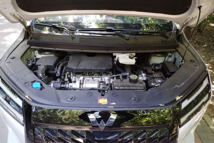 Used Wuling 730 2025 Model 1.5T CVT Elite Edition Engine Bay