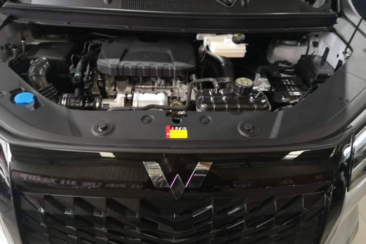 Used Wuling 730 2025 Model 1.5T CVT Elite Edition Engine Bay