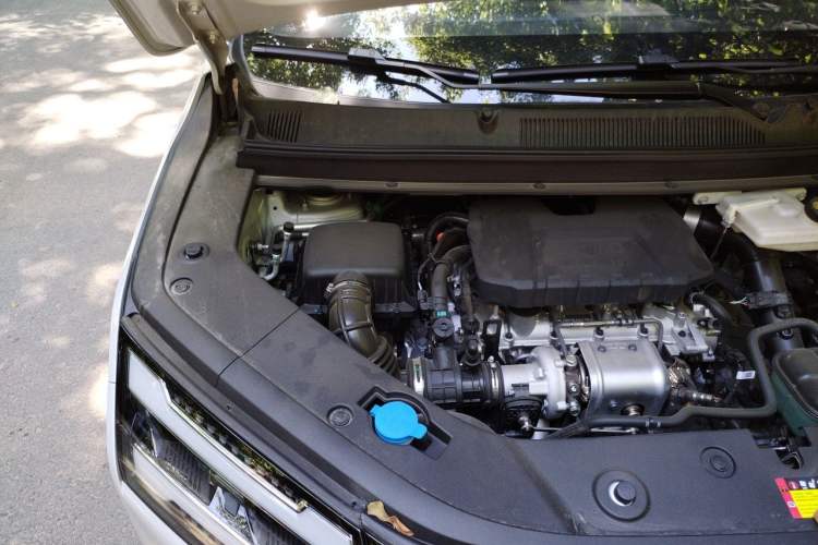 Used Wuling 730 2025 Model 1.5T CVT Elite Edition Engine Bay Right