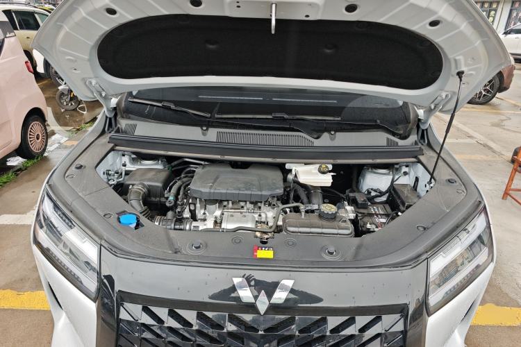 Used Wuling 730 2025 Model 1.5T CVT Elite Edition Engine Bay