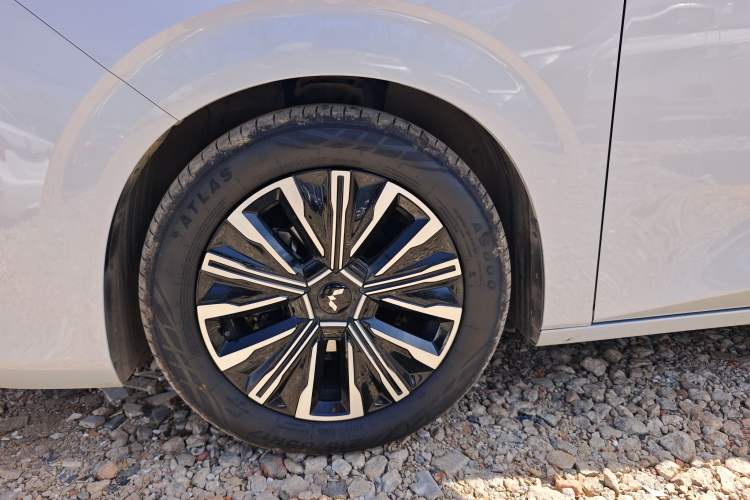 Used Wuling 730 2025 Model 1.5T CVT Elite Edition Exterior 4