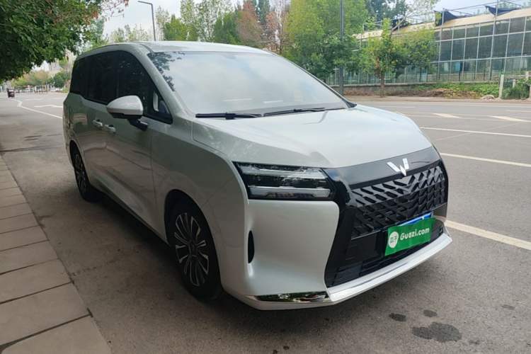 Used Wuling 730 2025 Model 1.5T CVT Elite Edition Front Right 45 Deg