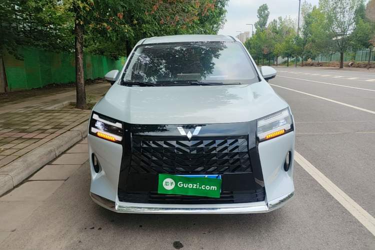 Used Wuling 730 2025 Model 1.5T CVT Elite Edition Front