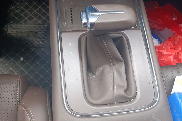 Used Wuling 730 2025 Model 1.5T CVT Elite Edition Gear Lever