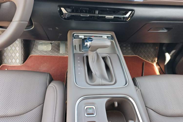 Used Wuling 730 2025 Model 1.5T CVT Elite Edition Gear Lever