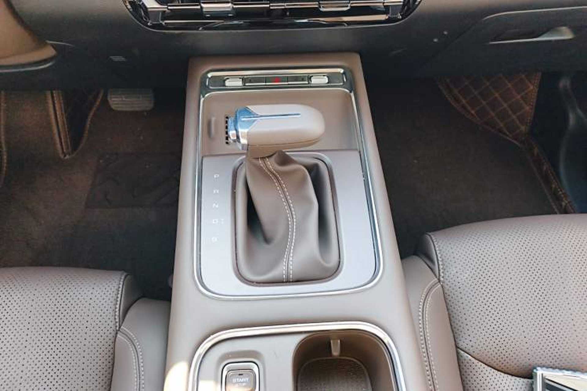 Used Wuling 730 2025 Model 1.5T CVT Elite Edition Gear Lever