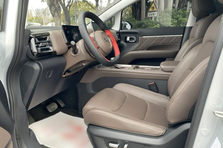 Used Wuling 730 2025 Model 1.5T CVT Elite Edition Interior 2