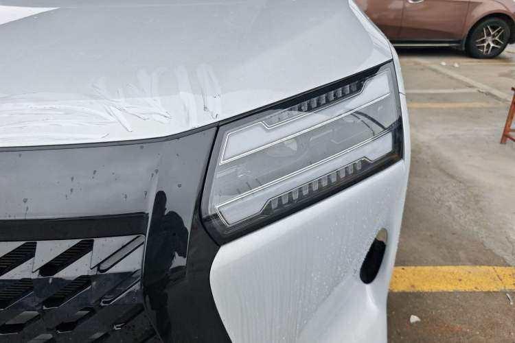 Used Wuling 730 2025 Model 1.5T CVT Elite Edition Left Front Headlight