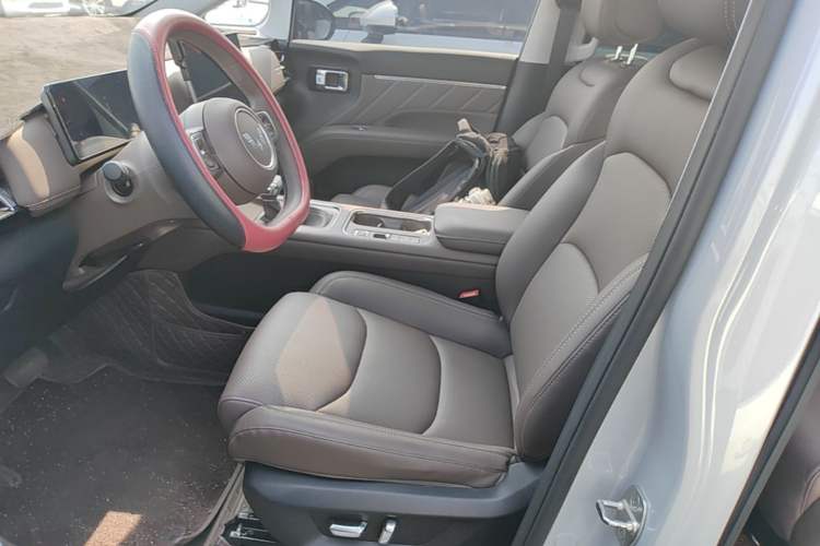 Used Wuling 730 2025 Model 1.5T CVT Elite Edition Left Front Seat