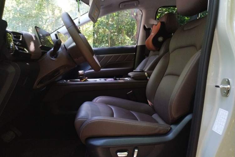 Used Wuling 730 2025 Model 1.5T CVT Elite Edition Left Front Seat
