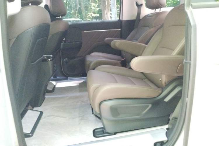 Used Wuling 730 2025 Model 1.5T CVT Elite Edition Left Rear Seat