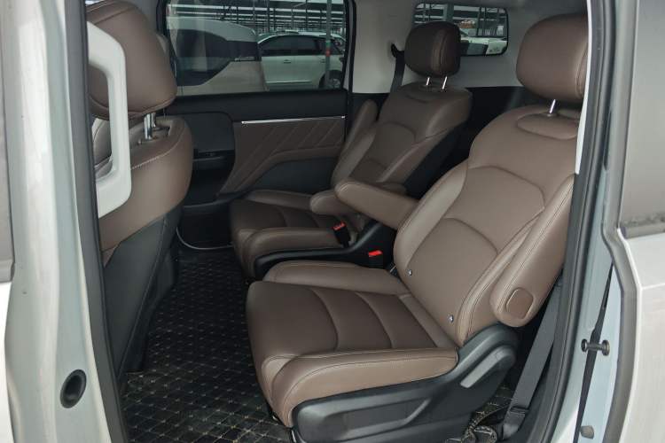 Used Wuling 730 2025 Model 1.5T CVT Elite Edition Left Rear Seat
