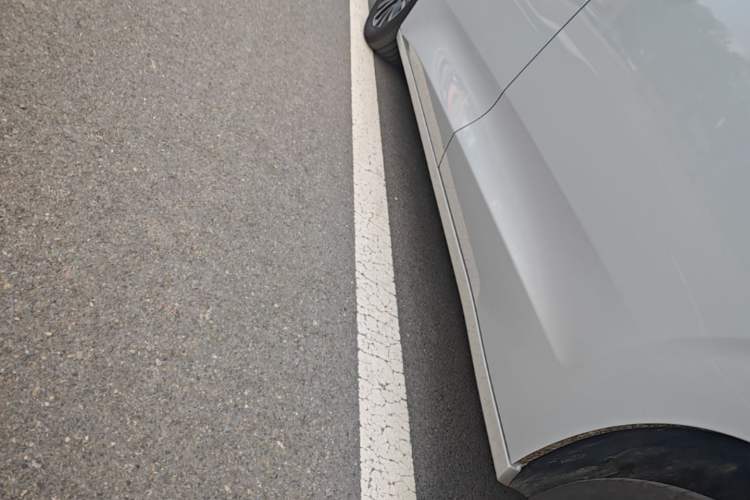 Used Wuling 730 2025 Model 1.5T CVT Elite Edition Left Side Sill
