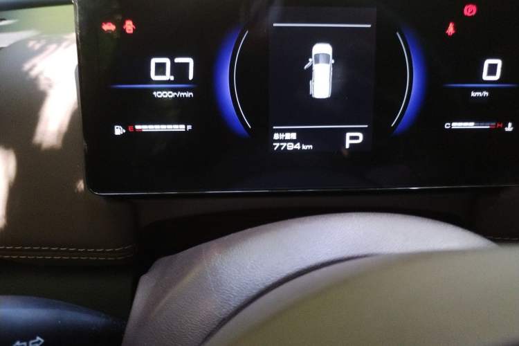Used Wuling 730 2025 Model 1.5T CVT Elite Edition Odometer Close Up
