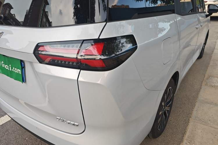 Used Wuling 730 2025 Model 1.5T CVT Elite Edition Right Rear Taillight