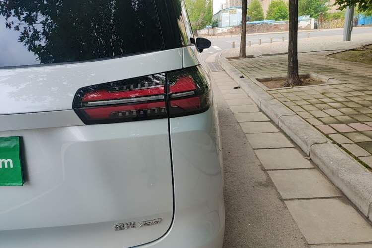 Used Wuling 730 2025 Model 1.5T CVT Elite Edition Right Rear Taillight