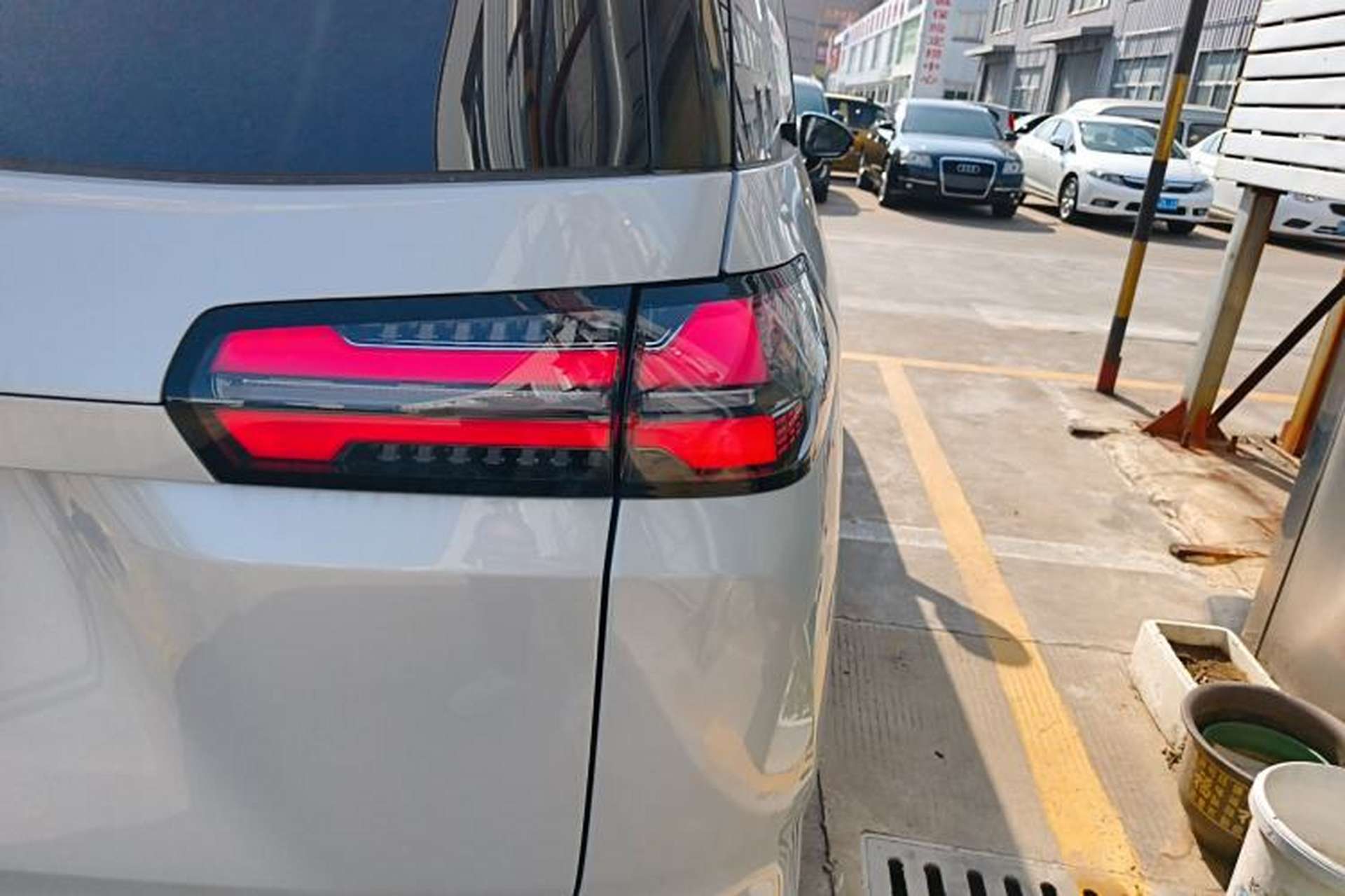 Used Wuling 730 2025 Model 1.5T CVT Elite Edition Right Rear Taillight