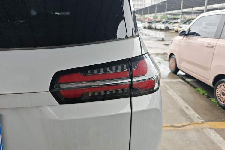 Used Wuling 730 2025 Model 1.5T CVT Elite Edition Right Rear Taillight