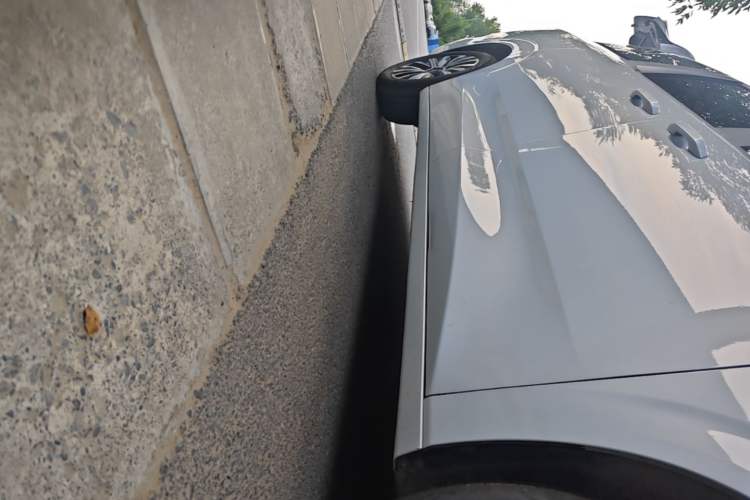 Used Wuling 730 2025 Model 1.5T CVT Elite Edition Right Side Sill