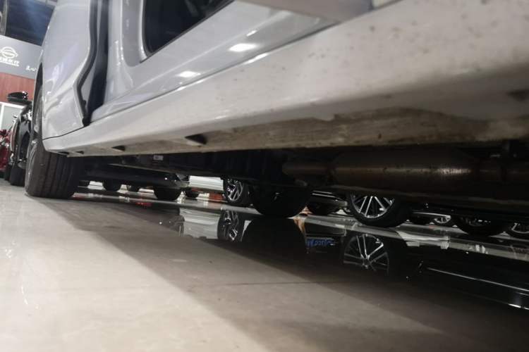 Used Wuling 730 2025 Model 1.5T CVT Elite Edition Right Side Sill