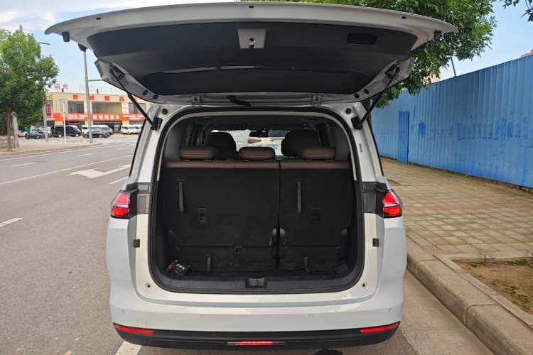 Used Wuling 730 2025 Model 1.5T CVT Elite Edition Trunk