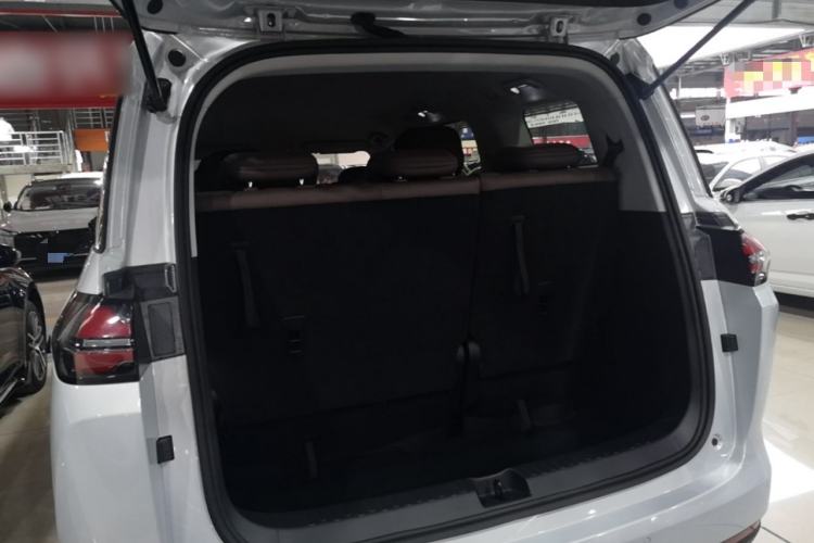 Used Wuling 730 2025 Model 1.5T CVT Elite Edition Trunk