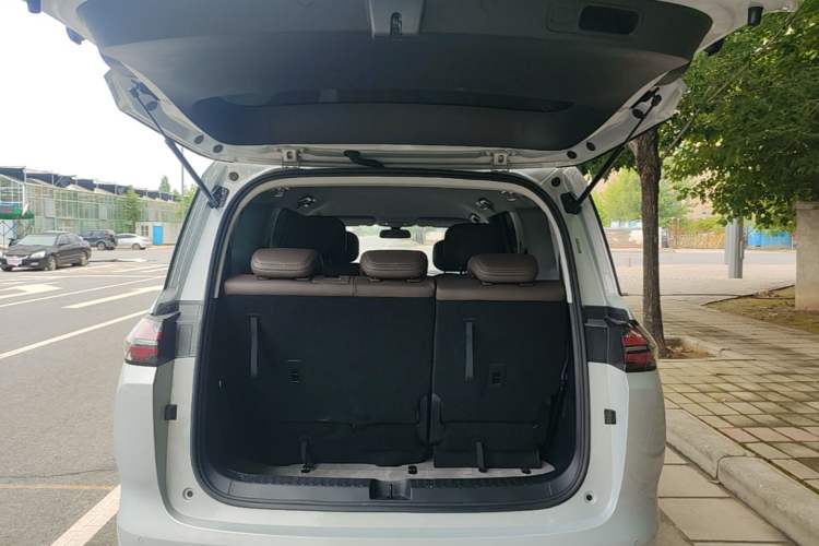 Used Wuling 730 2025 Model 1.5T CVT Elite Edition Trunk