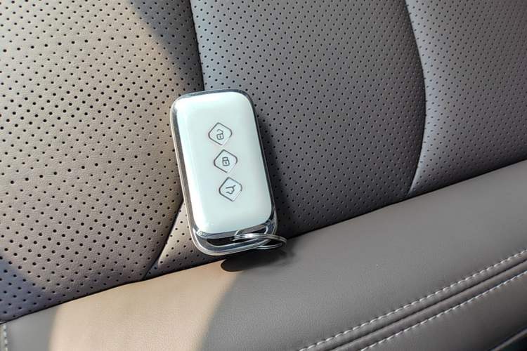 Used Wuling 730 2025 Model 1.5T CVT Elite Edition Vehicle Key
