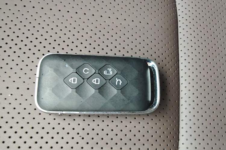 Used Wuling 730 2025 Model 1.5T CVT Elite Edition Vehicle Key