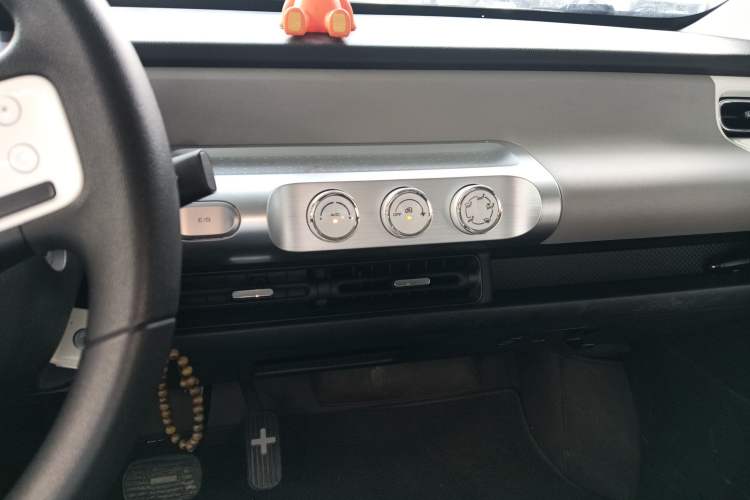 Used Wuling Air ev 2023 - Four Seats - Standard Edition Audio And AC Panel