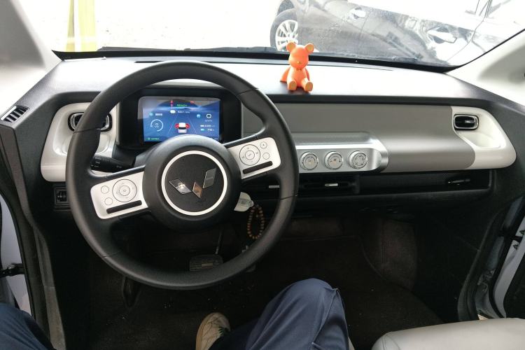 Used Wuling Air ev 2023 - Four Seats - Standard Edition Center Console