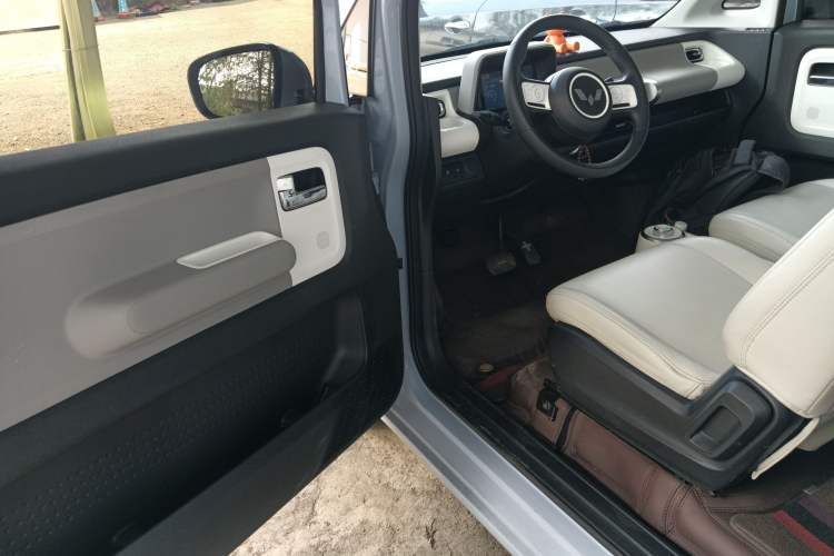 Used Wuling Air ev 2023 - Four Seats - Standard Edition Driver Seat