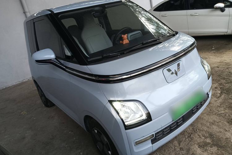 Used Wuling Air ev 2023 - Four Seats - Standard Edition Front Right 45 Deg