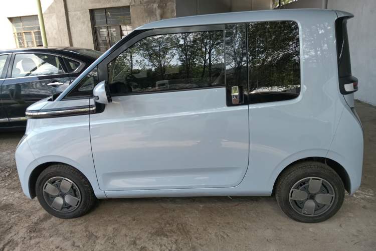 Used Wuling Air ev 2023 - Four Seats - Standard Edition Left Side