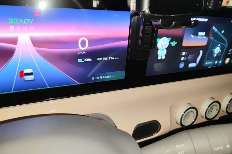 Used Wuling Air ev 2023 - Four Seats - Advanced Edition Odometer Close Up