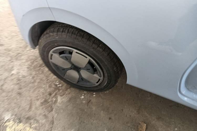 Used Wuling Air ev 2023 - Four Seats - Standard Edition Right Rear Wheel Hub
