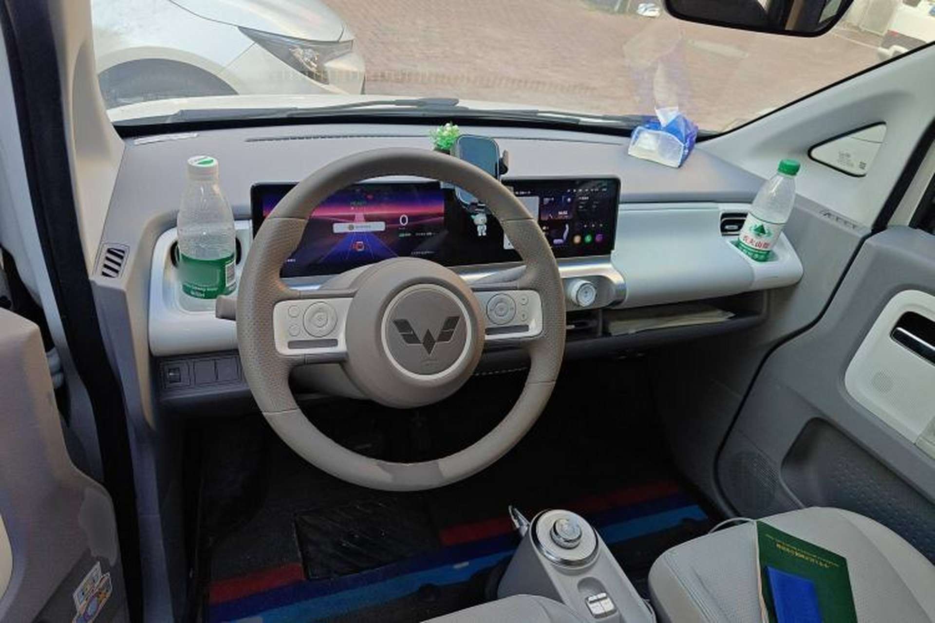 Used Wuling Air ev 2023 - Four Seats - Advanced Edition Center Console