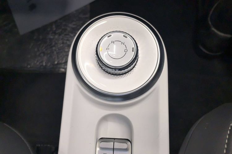 Used Wuling Air ev 2023 - Four Seats - Standard Edition Gear Lever