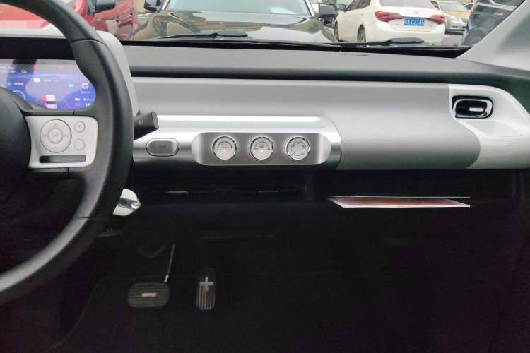 Used Wuling Air ev 2023 - Four Seats - Standard Edition Audio And AC Panel