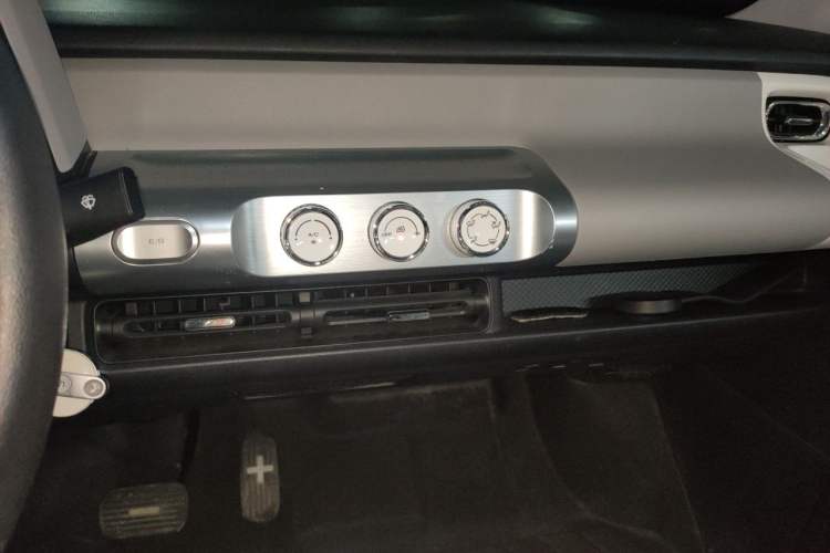 Used Wuling Air ev 2023 - Four Seats - Standard Edition Audio And AC Panel