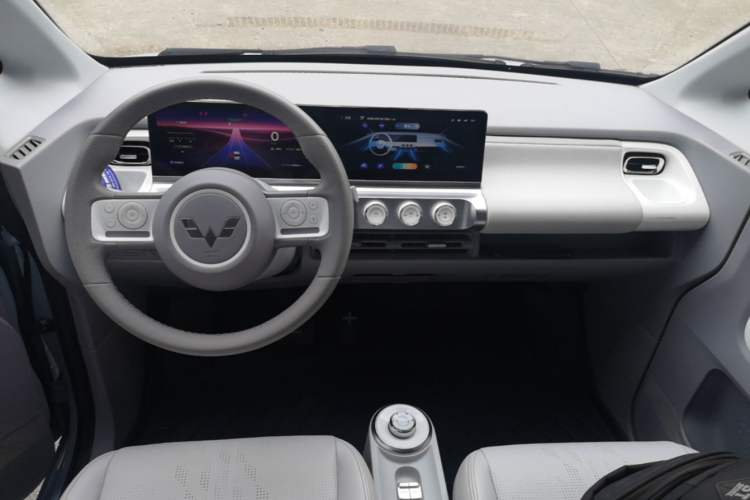 Used Wuling Air ev 2023 - Four Seats - Advanced Edition Center Console