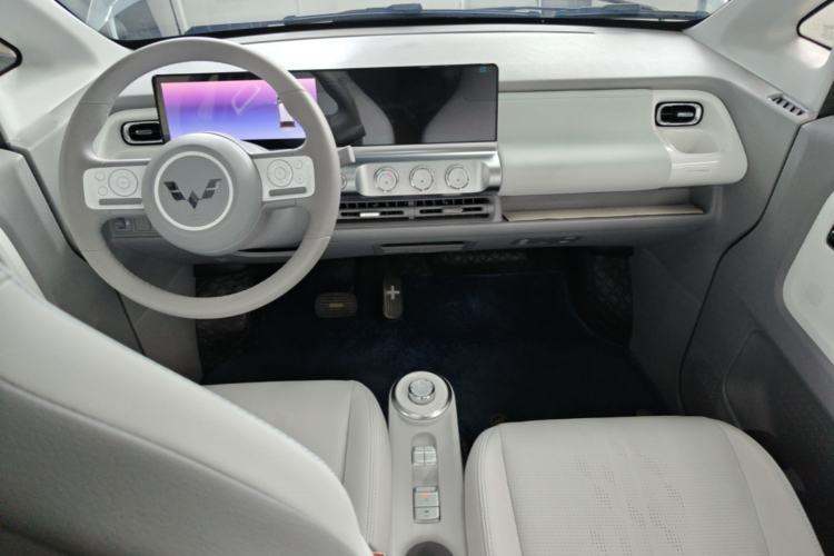 Used Wuling Air ev 2023 - Four Seats - Advanced Edition Center Console