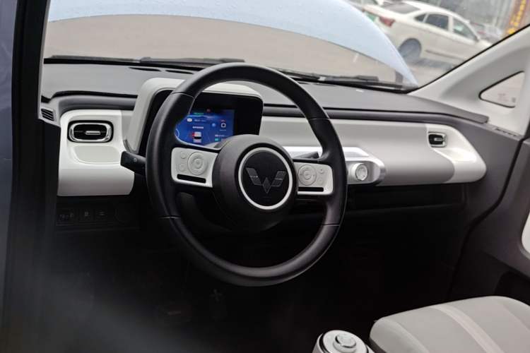 Used Wuling Air ev 2023 - Four Seats - Standard Edition Center Console
